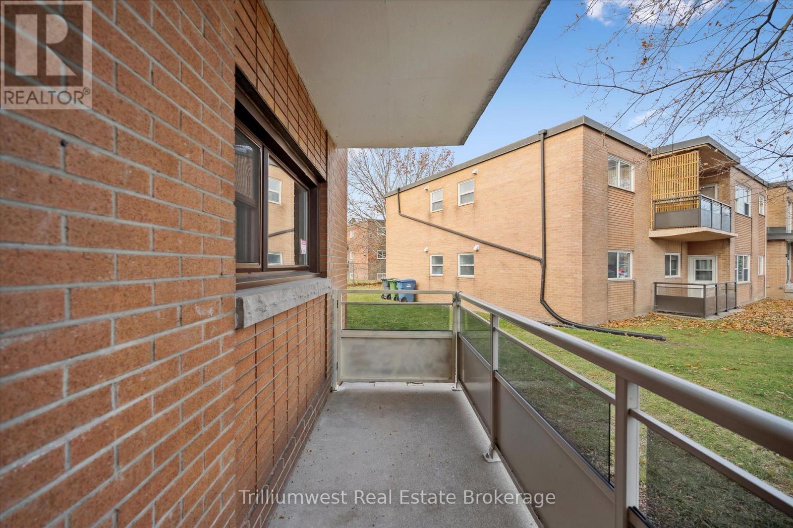 2 - 1 Sunnylea Crescent, Guelph, Ontario N1E 1W1 - Photo 17 - X12574102