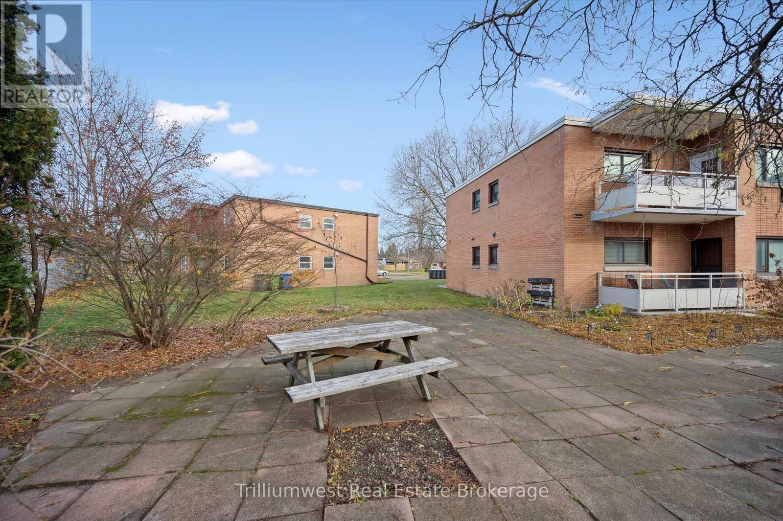 2 - 1 Sunnylea Crescent, Guelph, Ontario N1E 1W1 - Photo 18 - X12574102