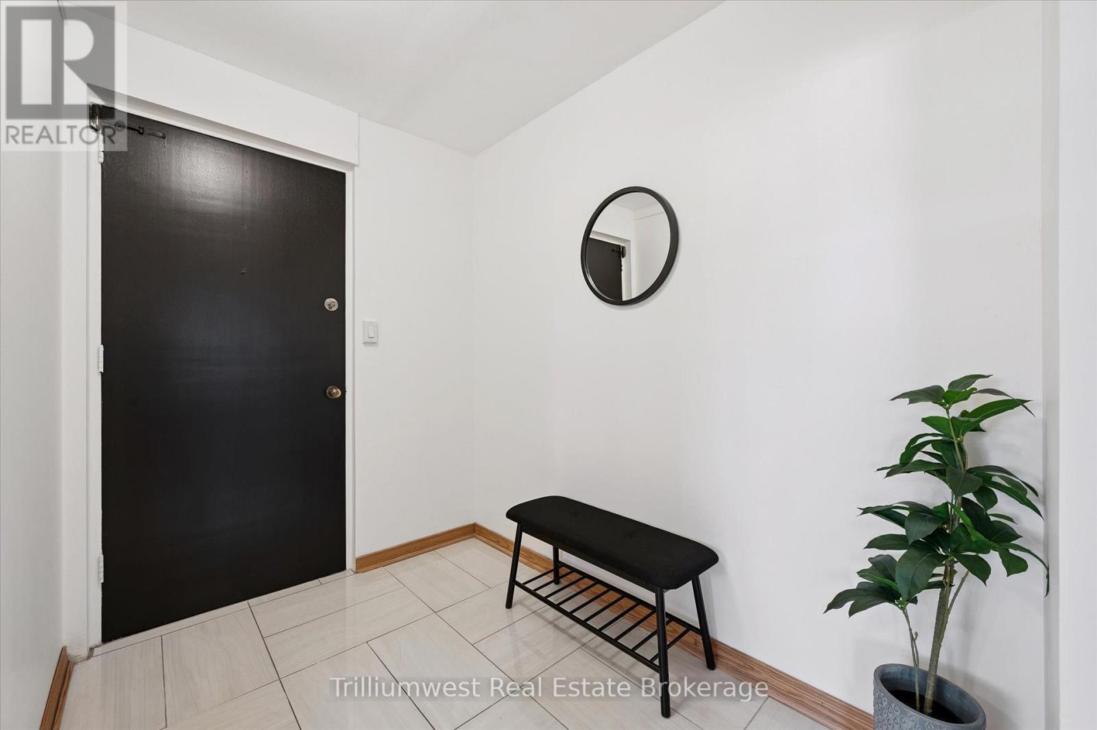 2 - 1 Sunnylea Crescent, Guelph, Ontario N1E 1W1 - Photo 4 - X12574102