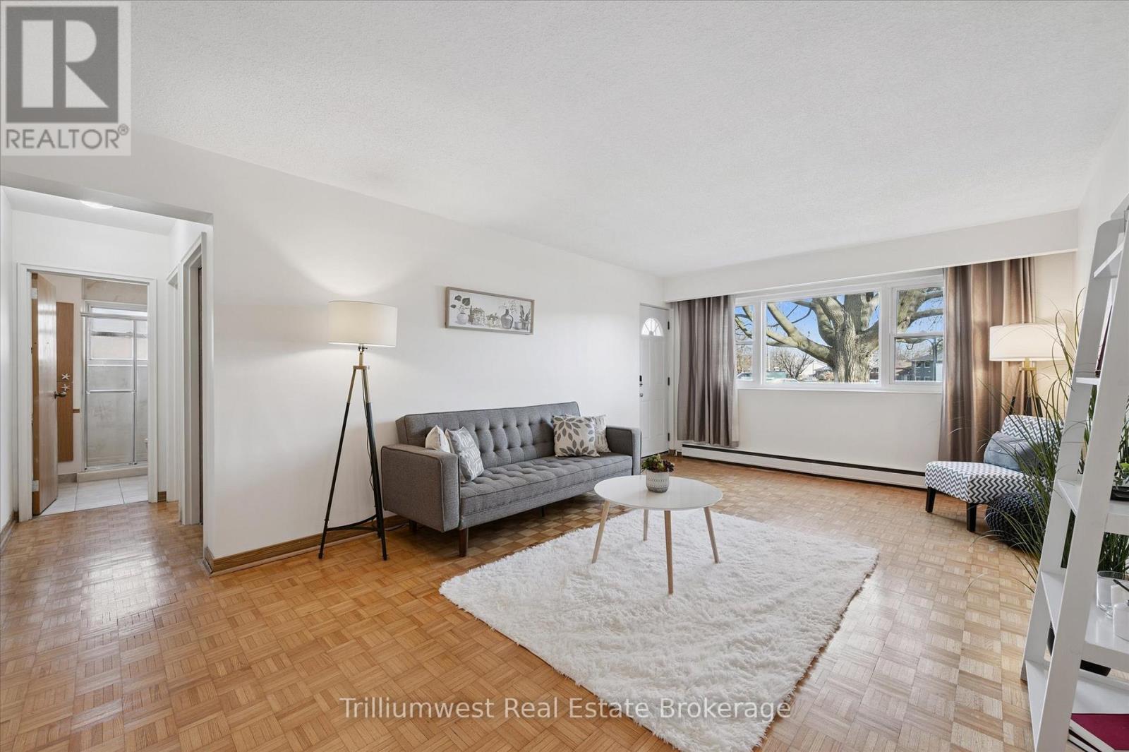 2 - 1 Sunnylea Crescent, Guelph, Ontario N1E 1W1 - Photo 9 - X12574102