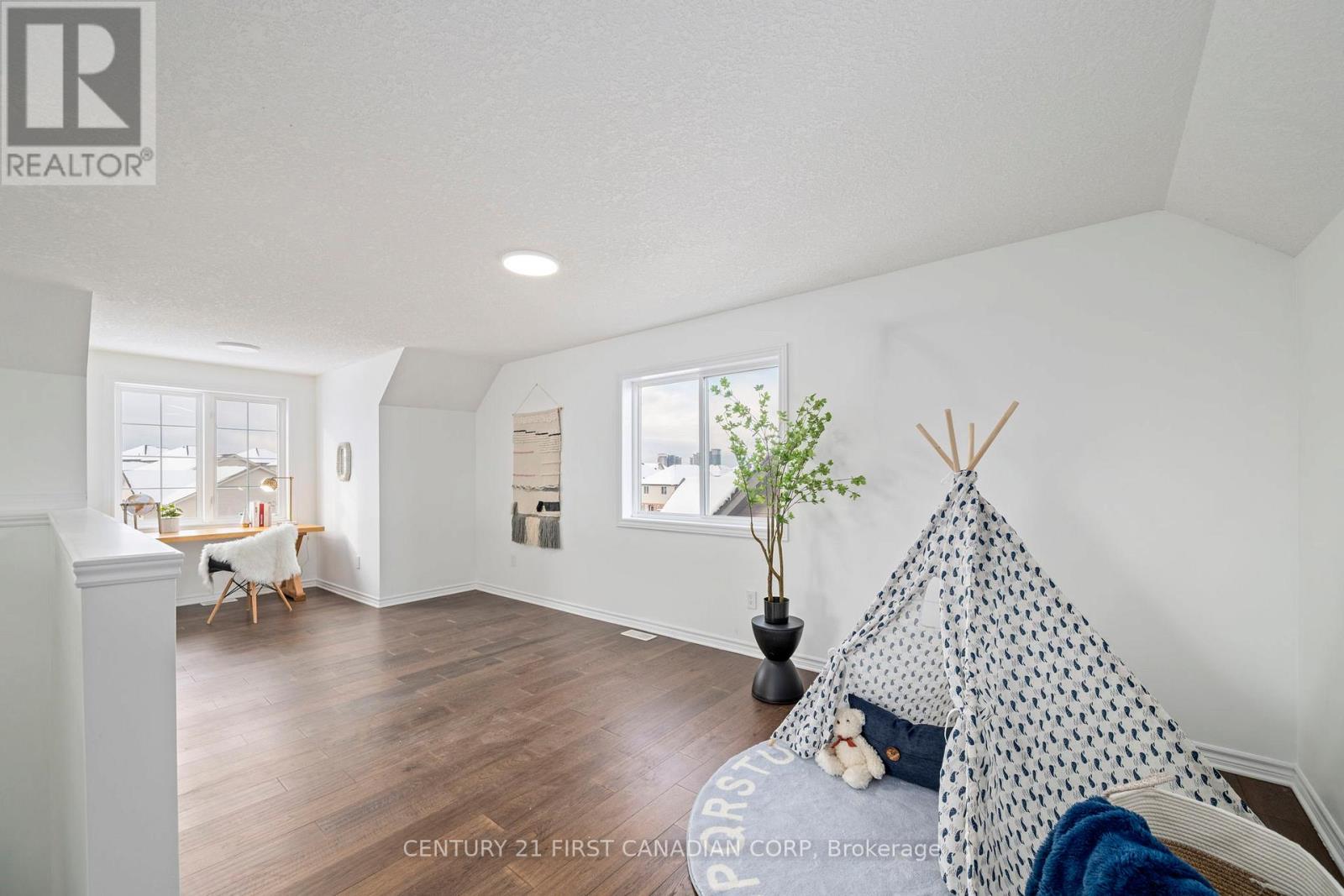 1942 Wateroak Drive, London North, Ontario  N6G 0M7 - Photo 29 - X12574182