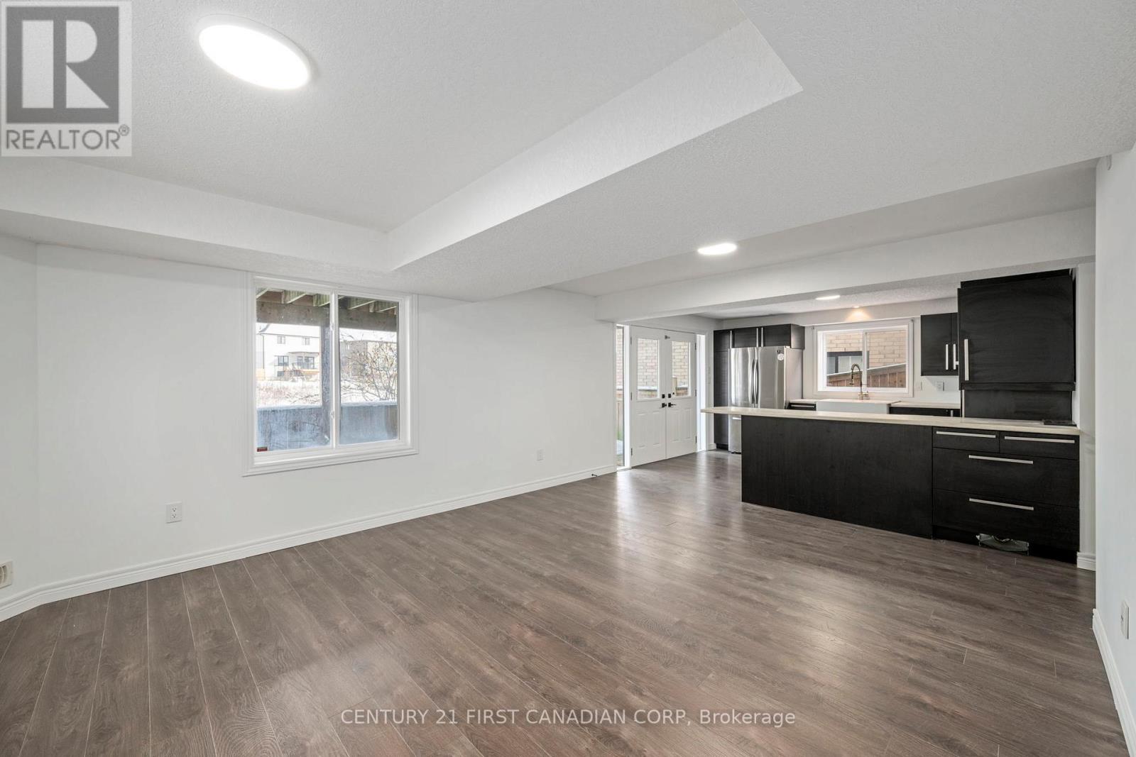 1942 Wateroak Drive, London North, Ontario  N6G 0M7 - Photo 32 - X12574182