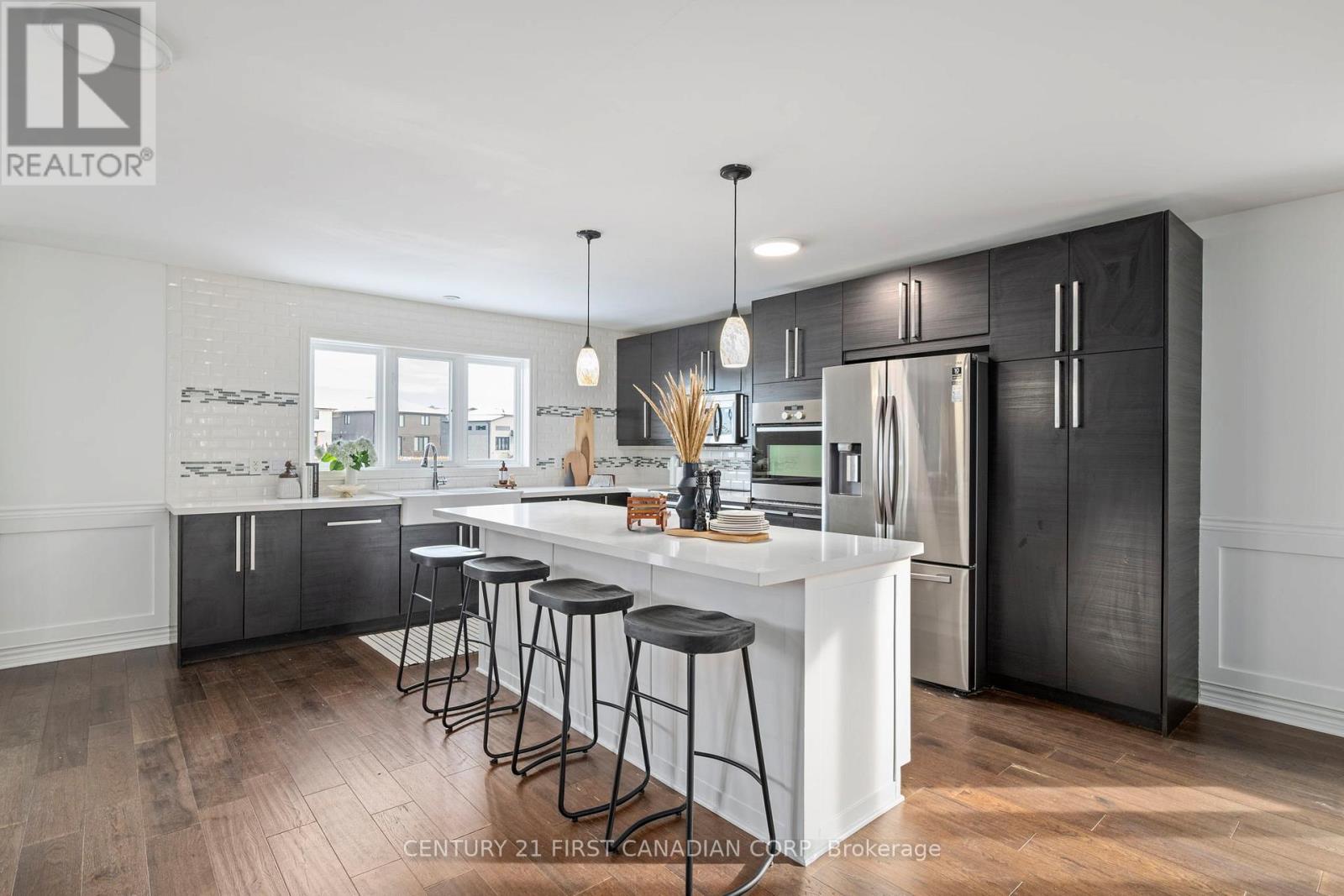 1942 Wateroak Drive, London North, Ontario  N6G 0M7 - Photo 8 - X12574182