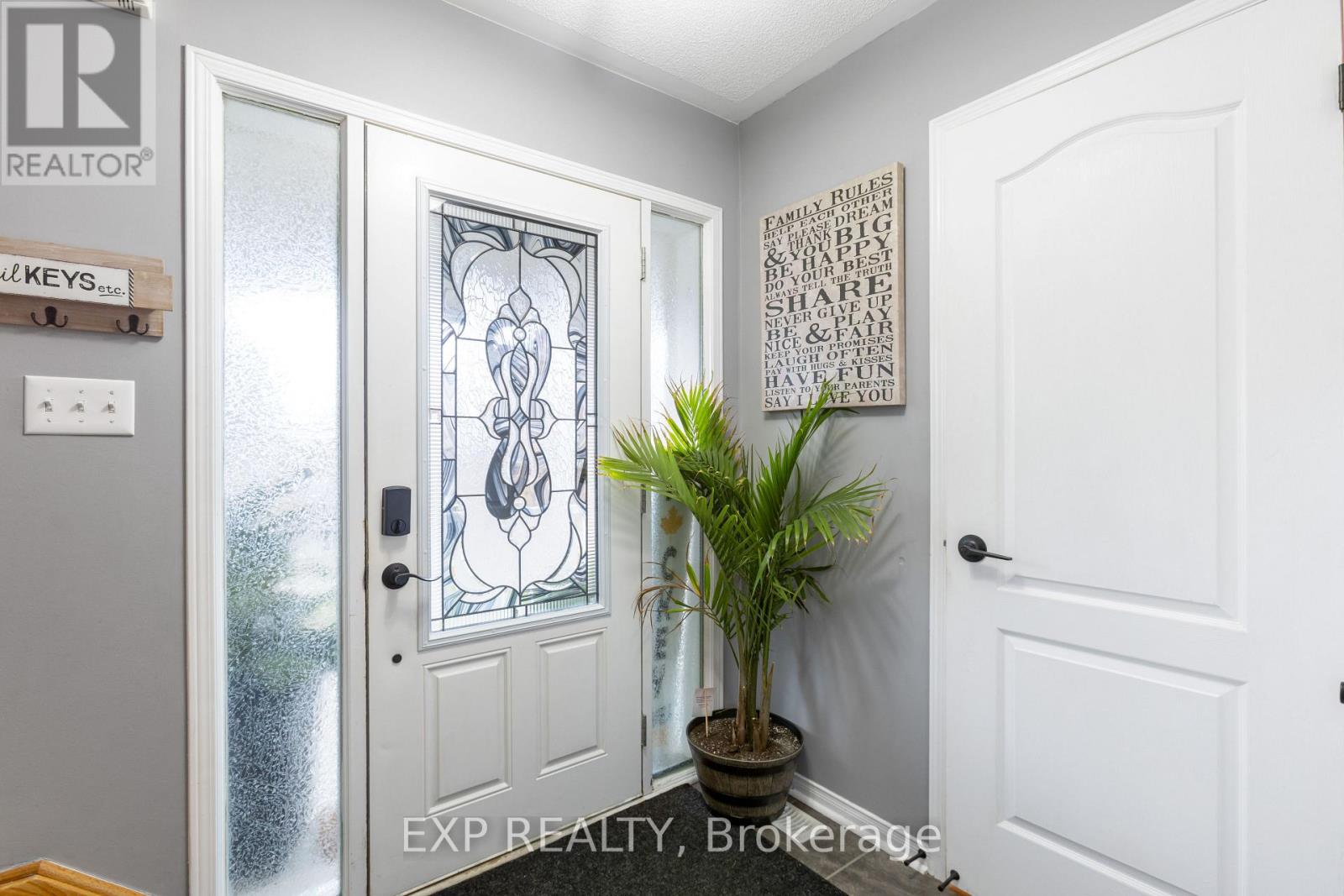 11 Robb Lane, Clarington, Ontario L1C 0P1 - Photo 4 - E12574190