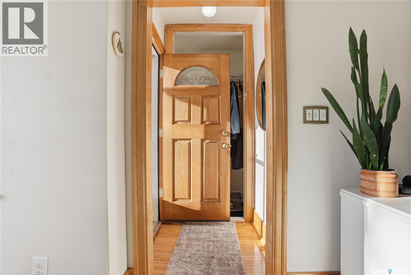 323 4th Street E, Saskatoon, Saskatchewan  S7H 1J2 - Photo 4 - SK024645