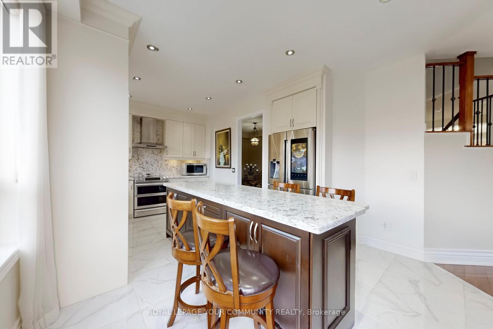 24 Pegasus Drive, Richmond Hill, Ontario  L4E 4R3 - Photo 10 - N12574156