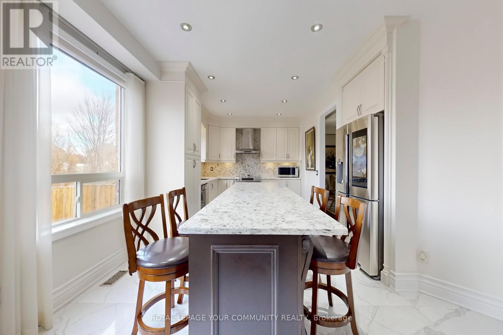 24 Pegasus Drive, Richmond Hill, Ontario  L4E 4R3 - Photo 11 - N12574156