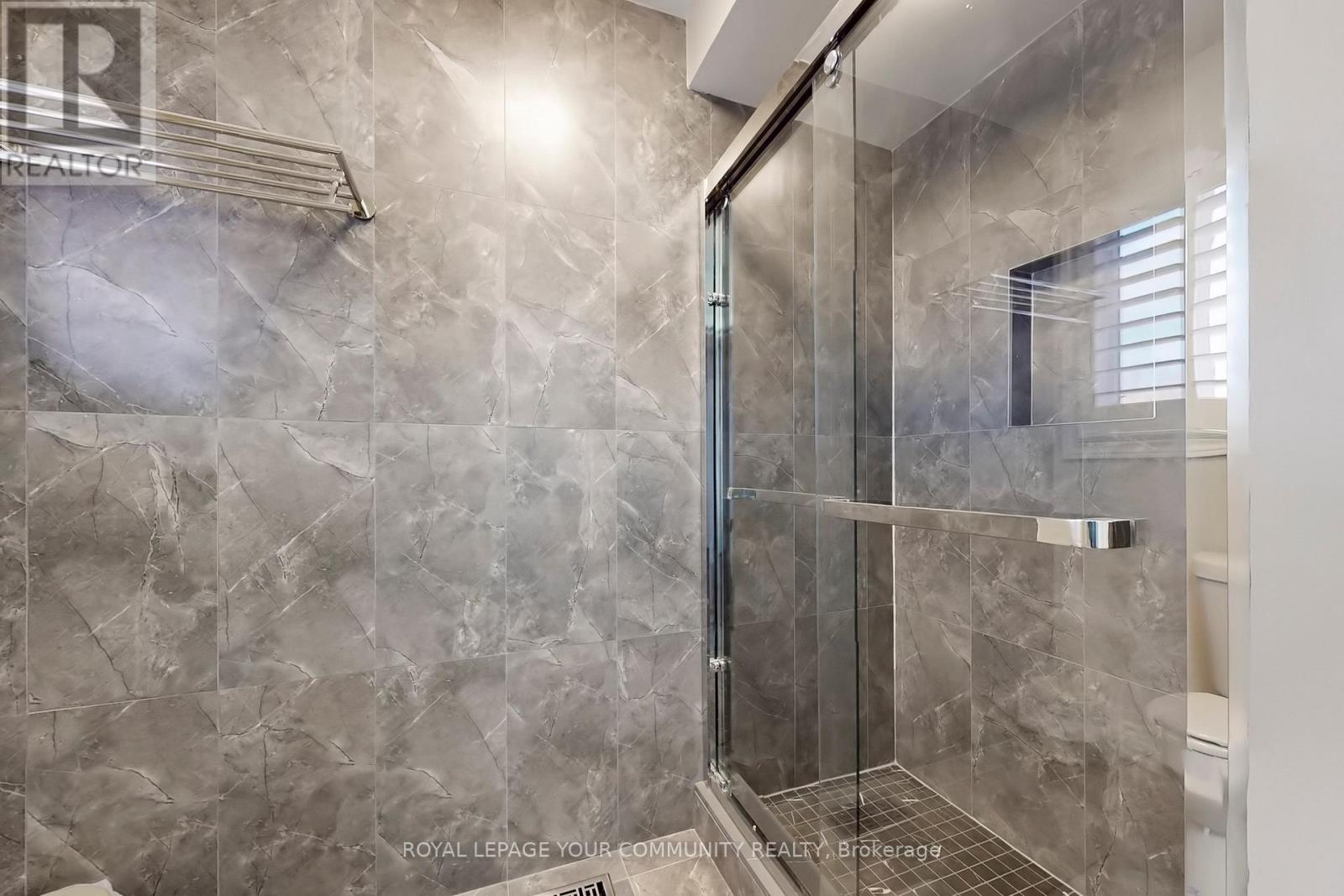 24 Pegasus Drive, Richmond Hill, Ontario  L4E 4R3 - Photo 37 - N12574156