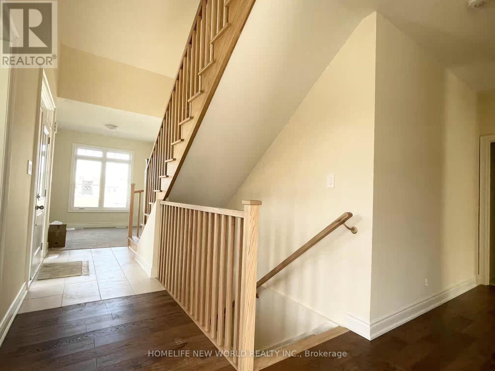 1 Palmira Drive, Georgina, Ontario  L0E 1R0 - Photo 4 - N12574172