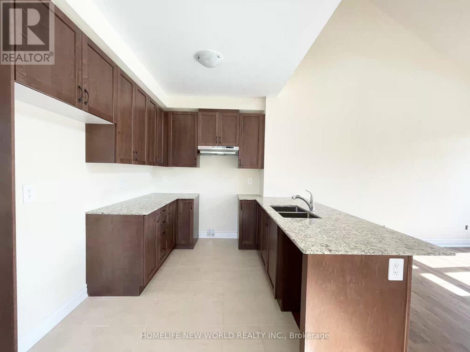 1 Palmira Drive, Georgina, Ontario  L0E 1R0 - Photo 5 - N12574172