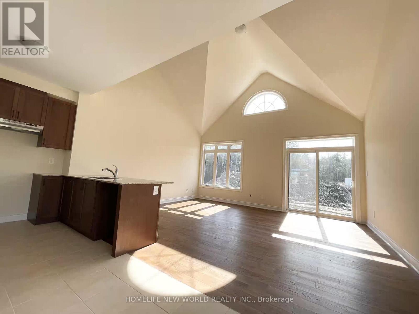 1 Palmira Drive, Georgina, Ontario  L0E 1R0 - Photo 6 - N12574172