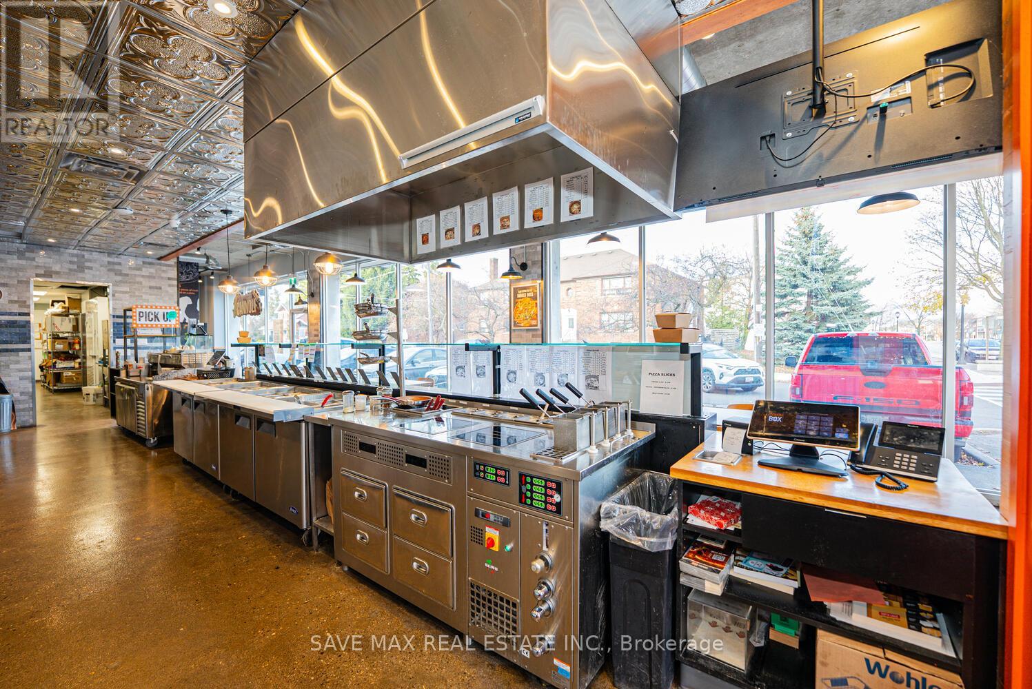 230 Lakeshore Road E, Mississauga, Ontario  L5G 1G7 - Photo 20 - W12574154