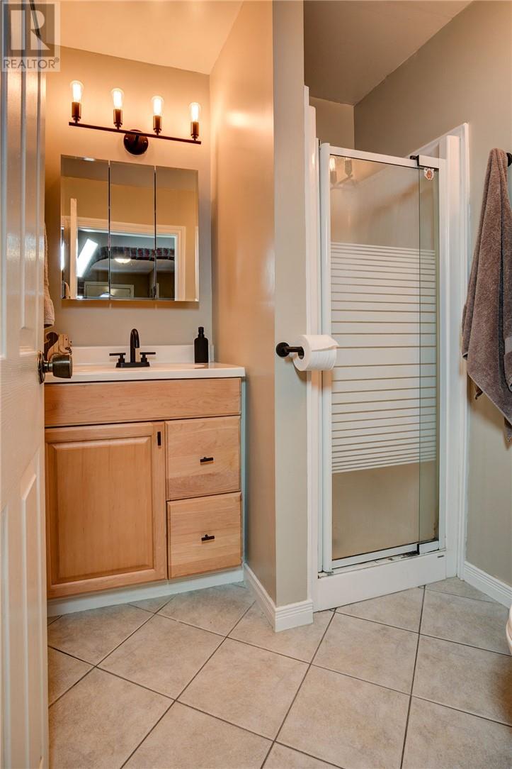 2 Leonard Avenue S, Dowling, Ontario  P0M 1R0 - Photo 11 - 2125716