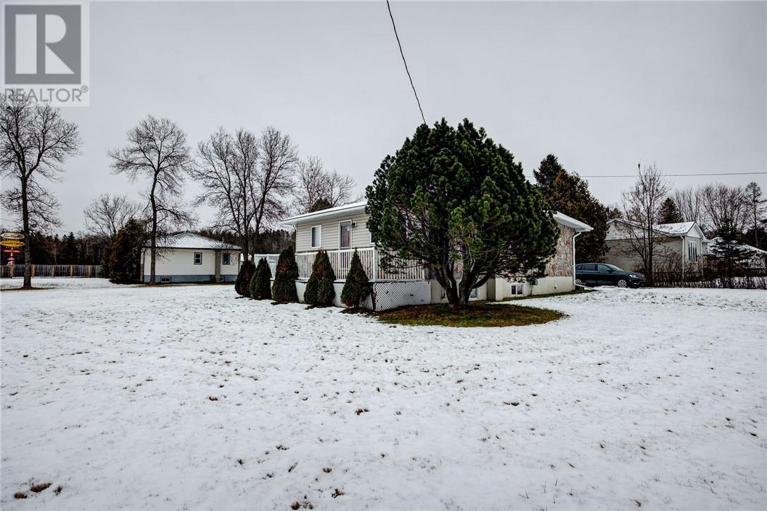 2 Leonard Avenue S, Dowling, Ontario  P0M 1R0 - Photo 3 - 2125716