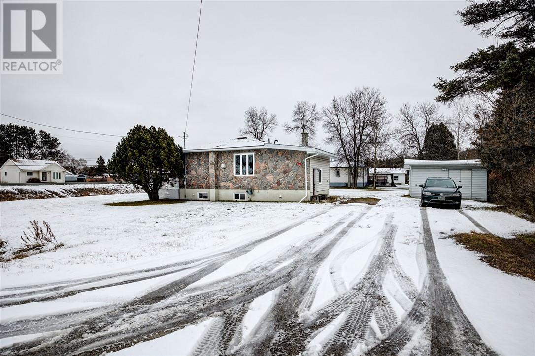 2 Leonard Avenue S, Dowling, Ontario  P0M 1R0 - Photo 4 - 2125716