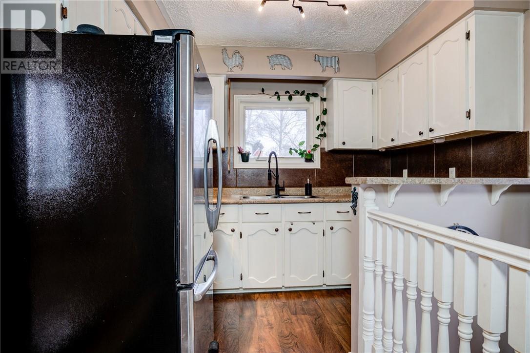 2 Leonard Avenue S, Dowling, Ontario  P0M 1R0 - Photo 9 - 2125716