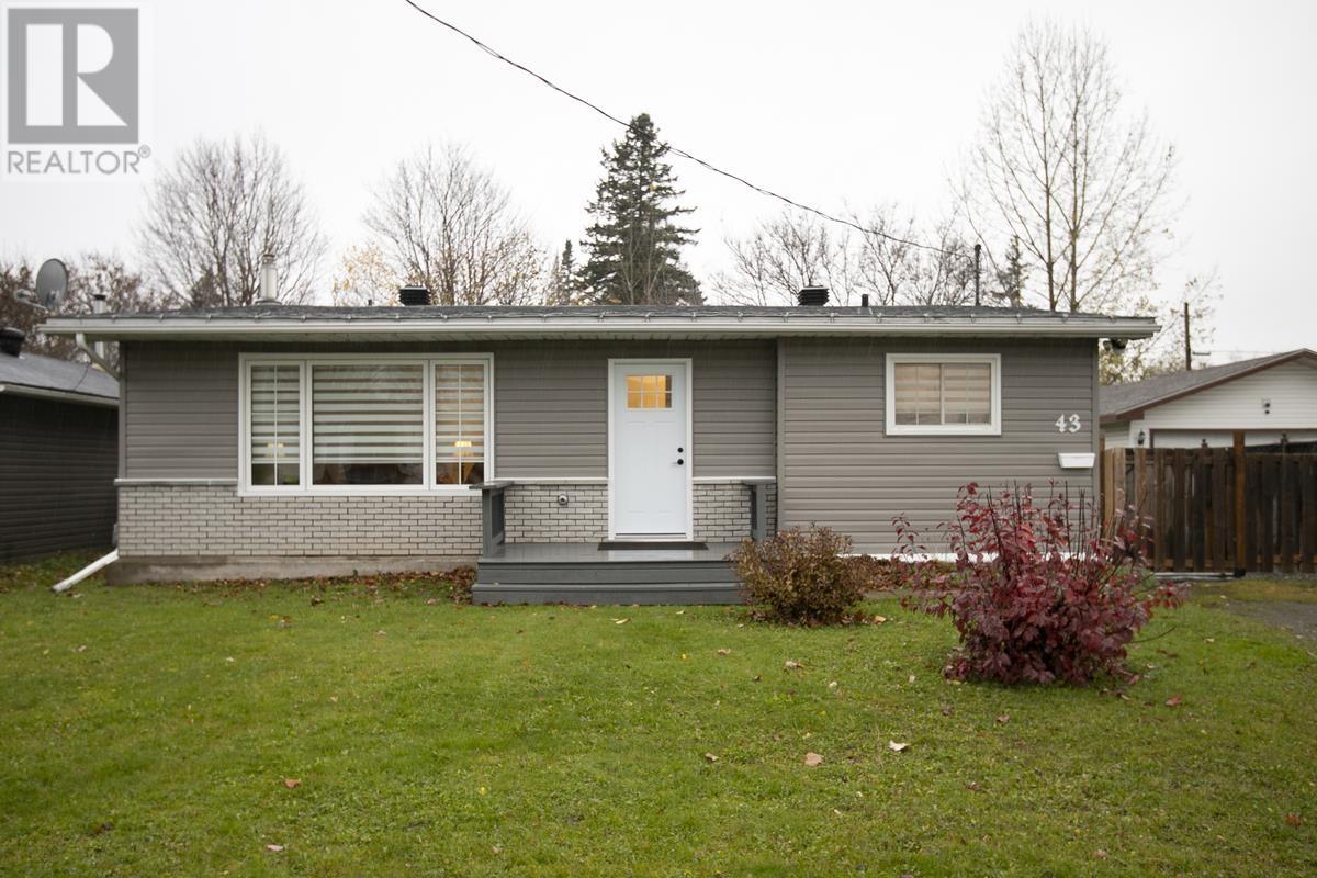 43 Nichol Ave, Sault Ste. Marie, Ontario  P6C 4V3 - Photo 3 - SM253223