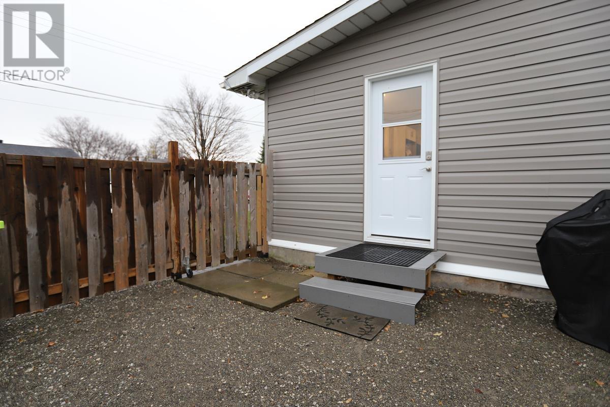 43 Nichol Ave, Sault Ste. Marie, Ontario  P6C 4V3 - Photo 4 - SM253223