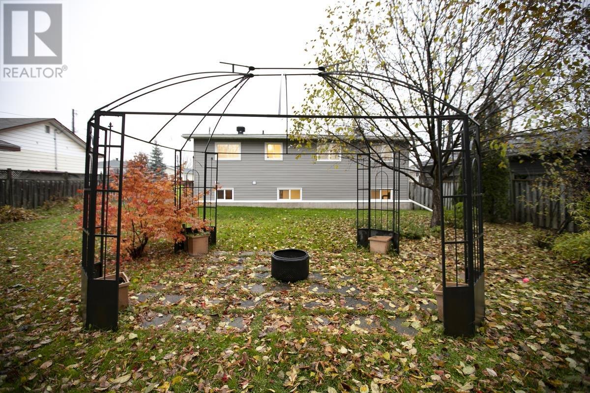 43 Nichol Ave, Sault Ste. Marie, Ontario  P6C 4V3 - Photo 8 - SM253223