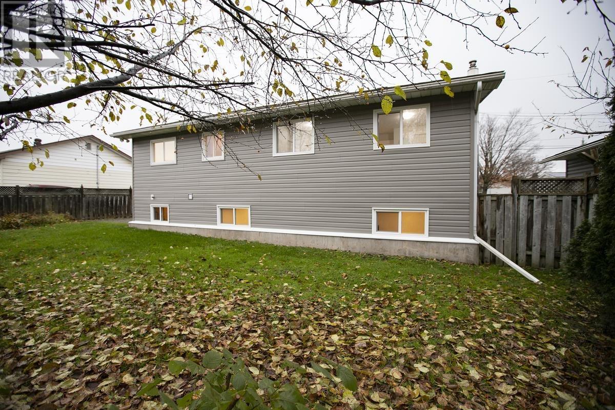 43 Nichol Ave, Sault Ste. Marie, Ontario  P6C 4V3 - Photo 9 - SM253223