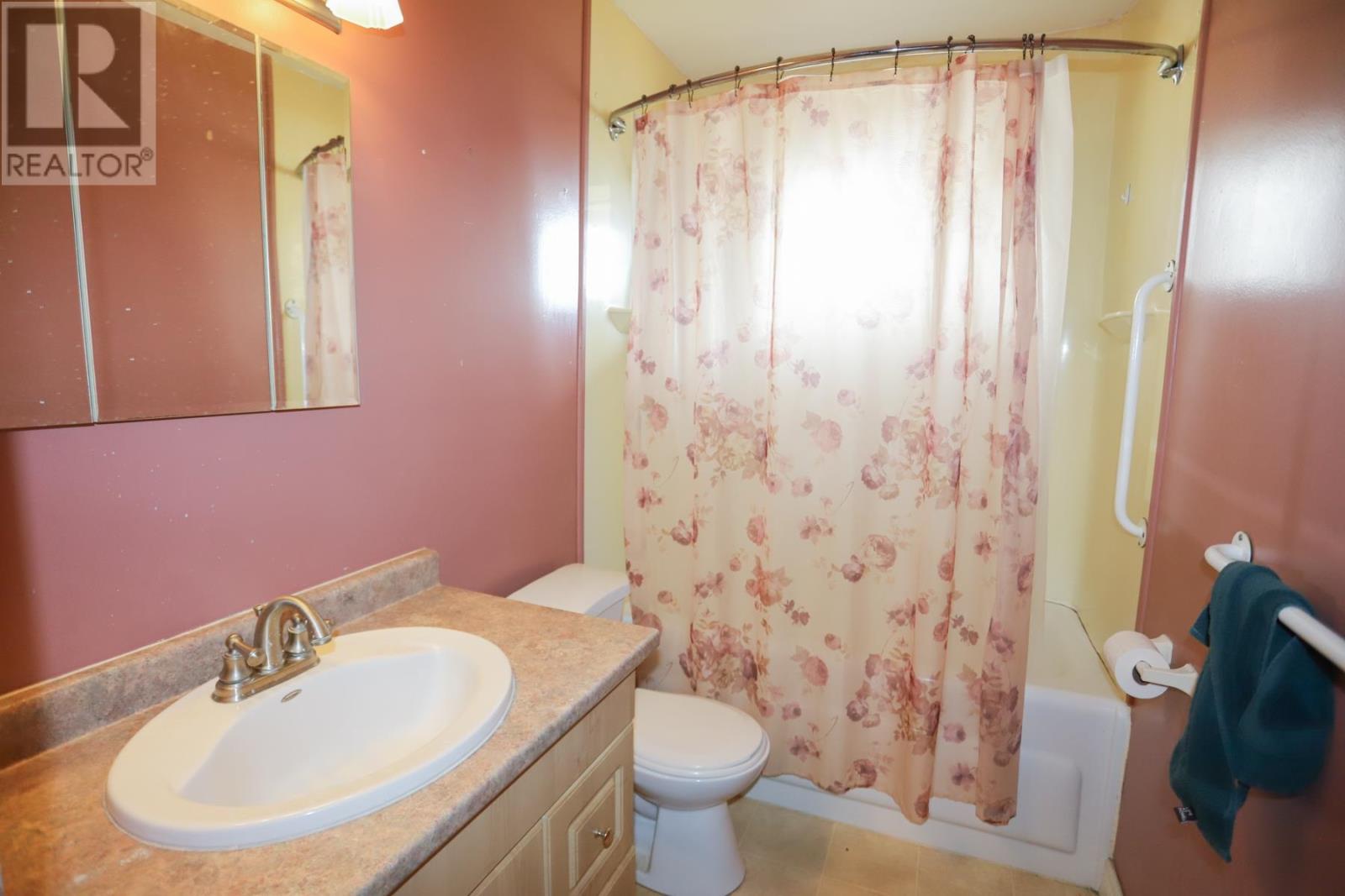 65 Wayne Ct, Sault Ste. Marie, Ontario  P6A 4S5 - Photo 20 - SM253305