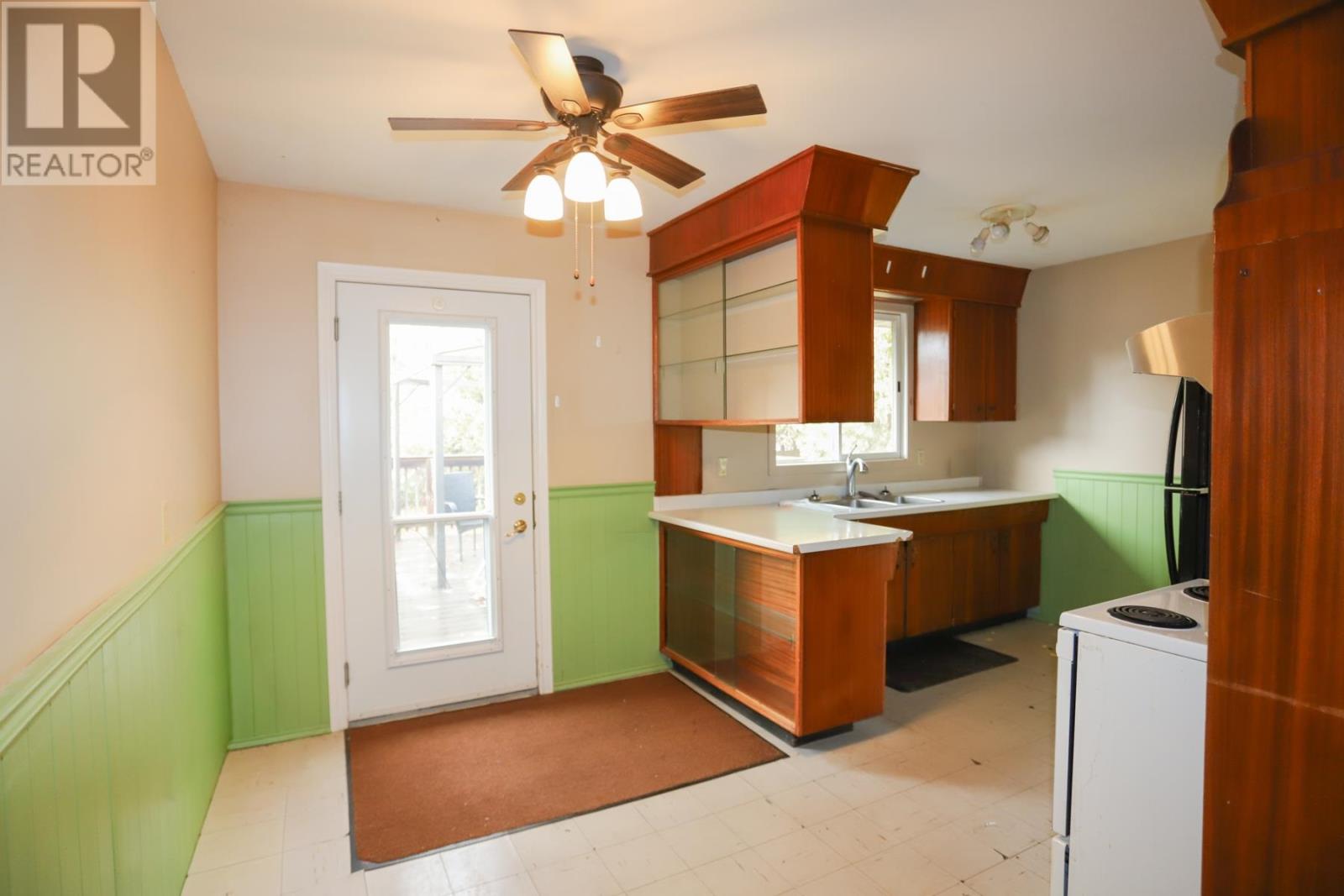 65 Wayne Ct, Sault Ste. Marie, Ontario  P6A 4S5 - Photo 5 - SM253305