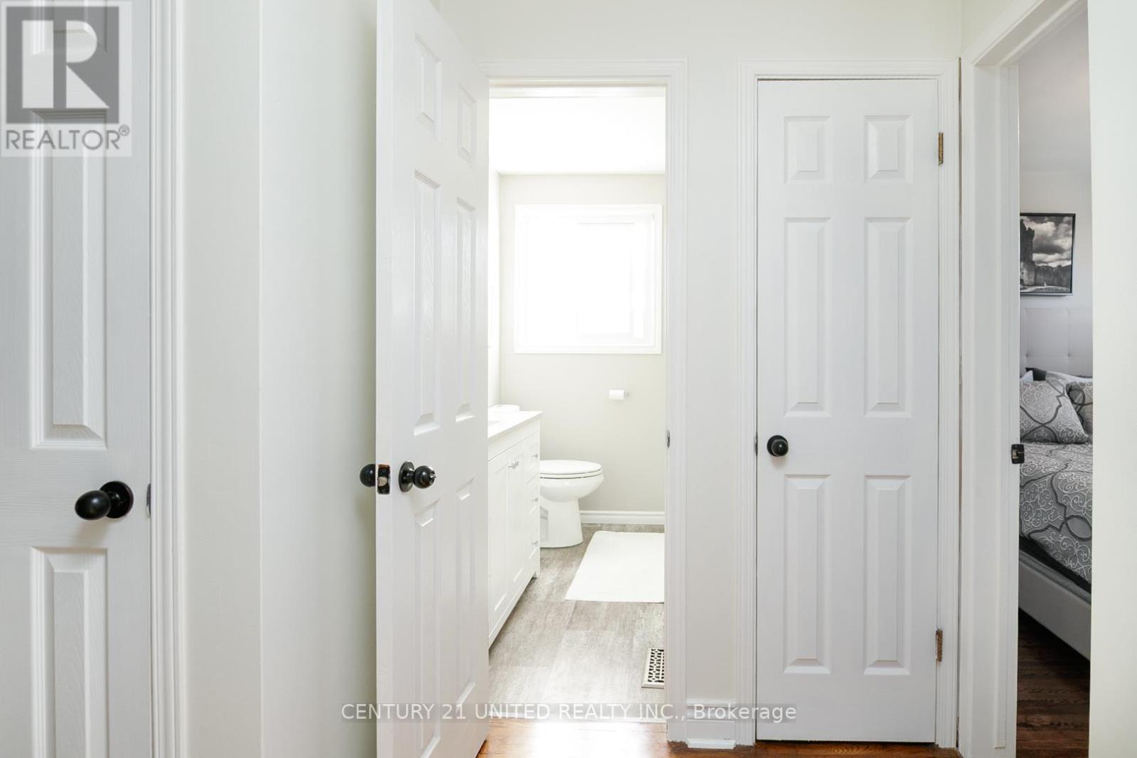 1002 Albany Court, Peterborough, Ontario  K9J 1J2 - Photo 11 - X12574274