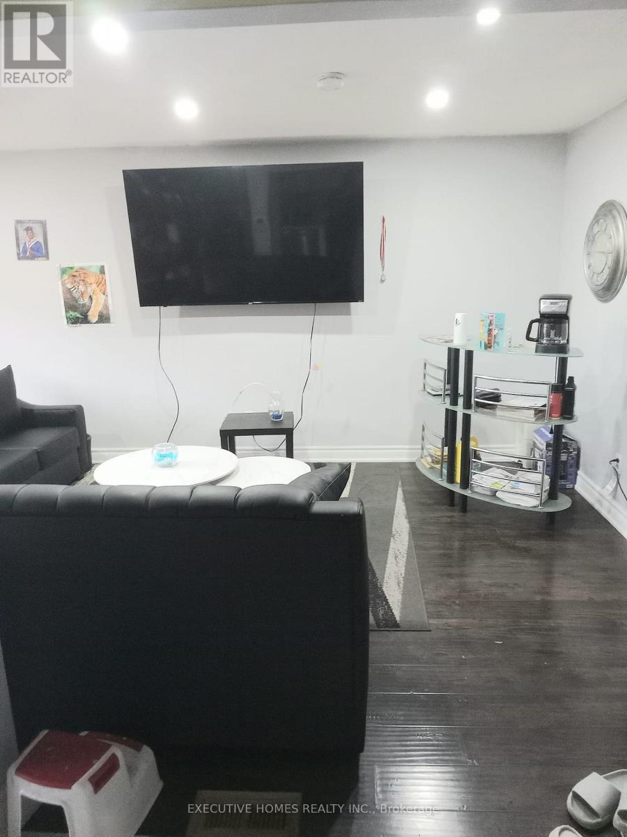 88 - 105 Hansen Road, Brampton, Ontario  L6V 3C9 - Photo 3 - W12539276