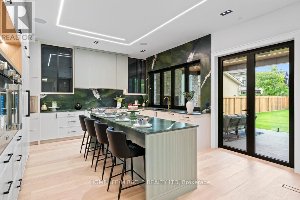 282 Maurice Drive, Oakville, Ontario  L6K 2X3 - Photo 14 - W12573744