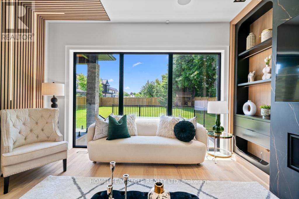 282 Maurice Drive, Oakville, Ontario  L6K 2X3 - Photo 19 - W12573744