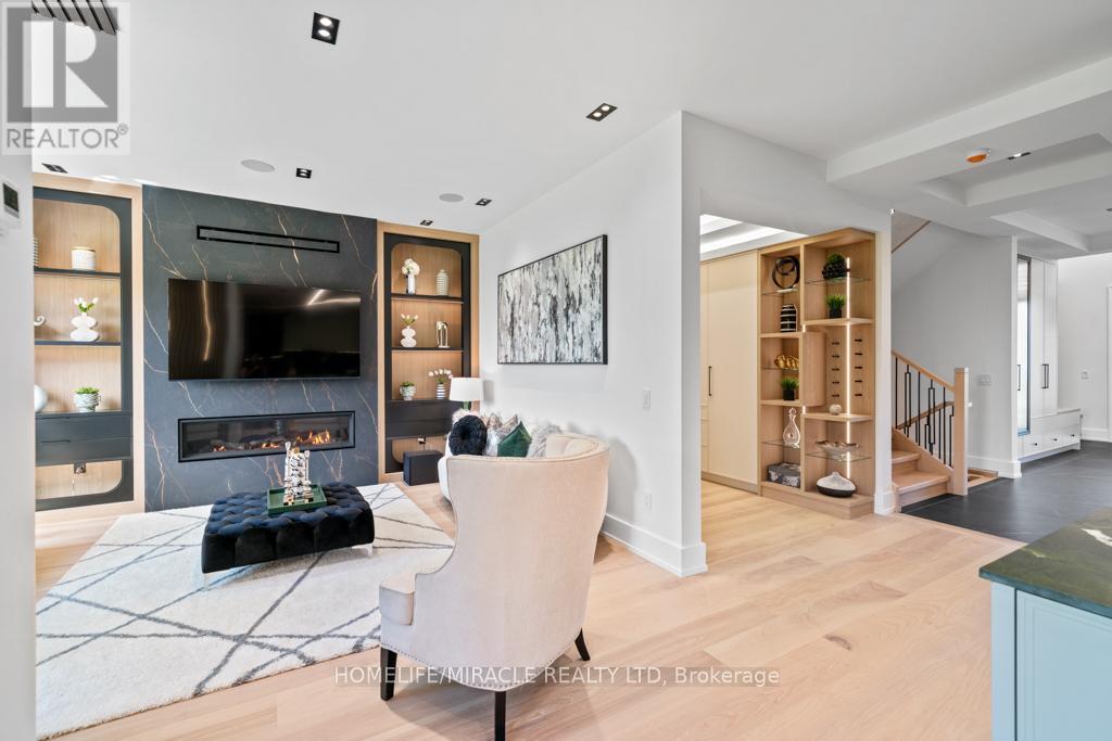 282 Maurice Drive, Oakville, Ontario  L6K 2X3 - Photo 20 - W12573744