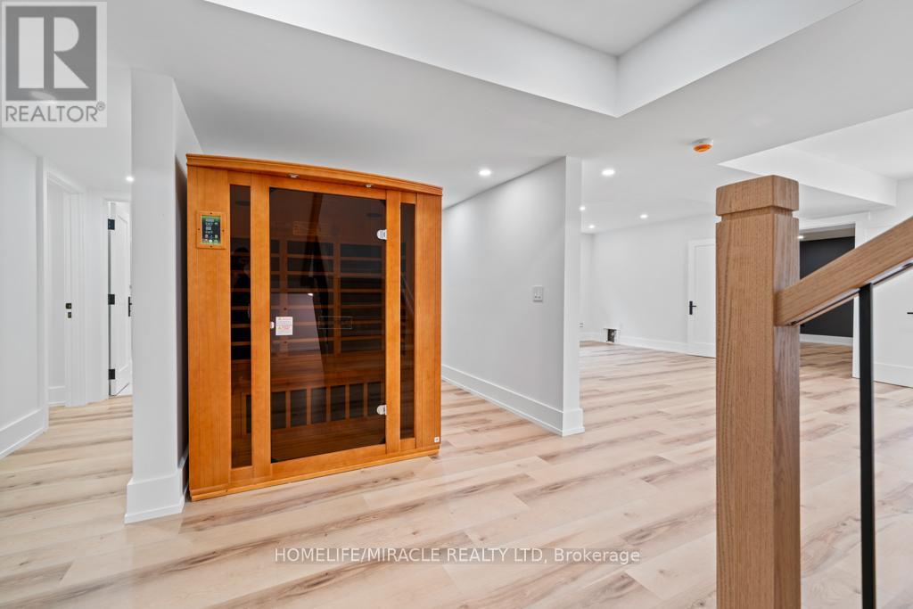 282 Maurice Drive, Oakville, Ontario  L6K 2X3 - Photo 40 - W12573744