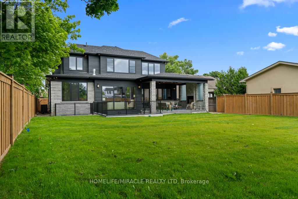 282 Maurice Drive, Oakville, Ontario  L6K 2X3 - Photo 49 - W12573744