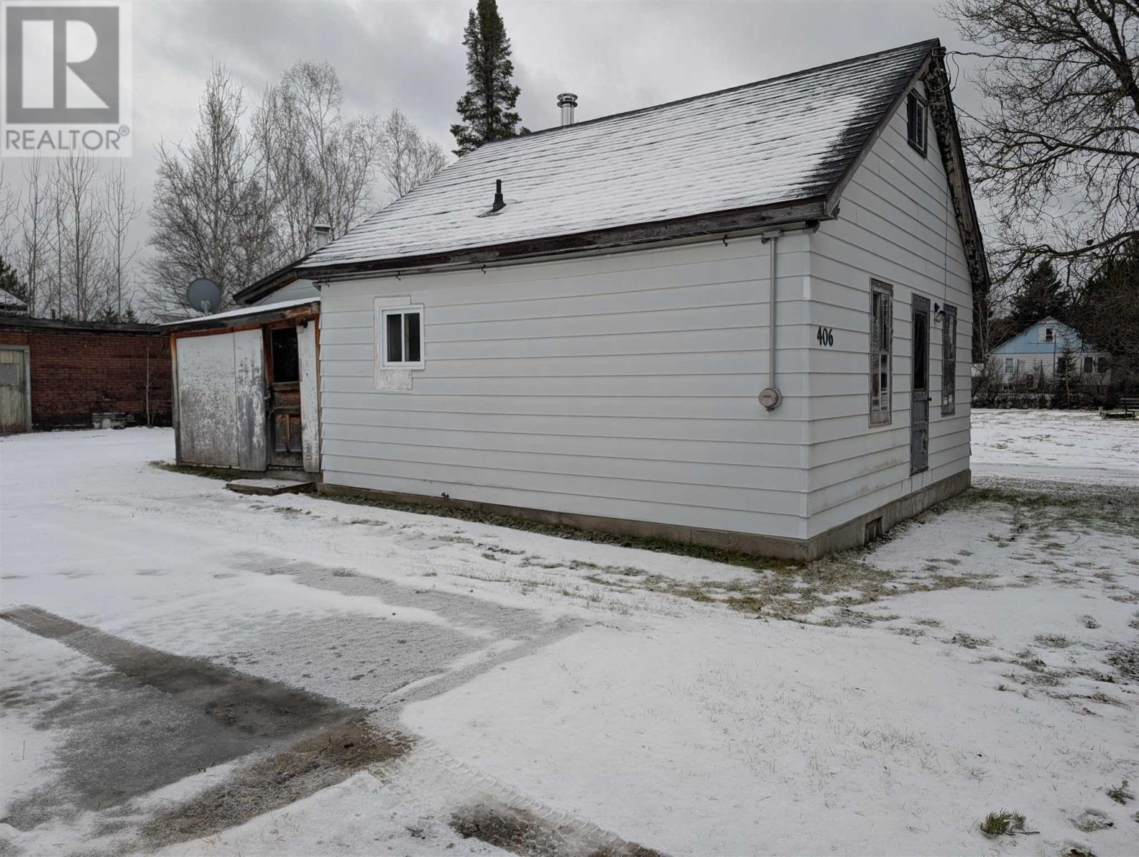 406 Elgin St, White River, Ontario  P0M 3G0 - Photo 2 - SM253345