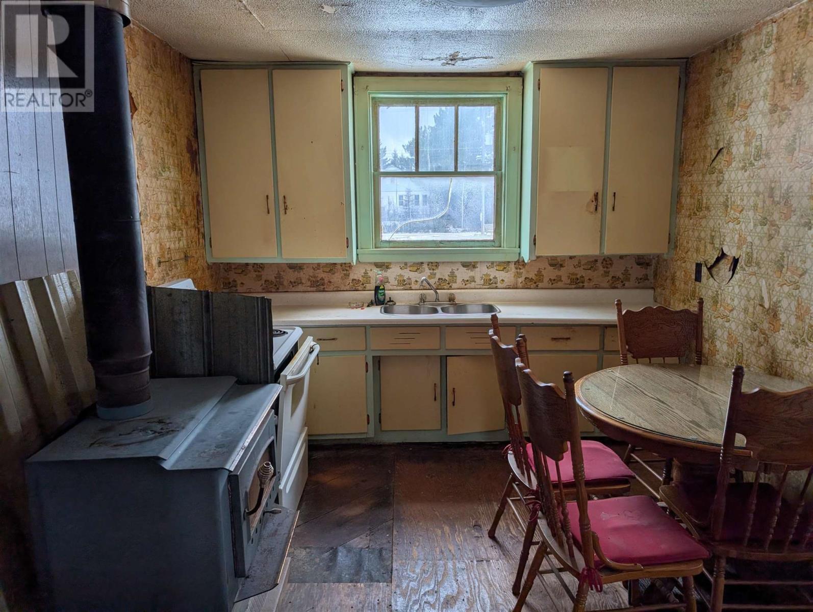 406 Elgin St, White River, Ontario  P0M 3G0 - Photo 5 - SM253345