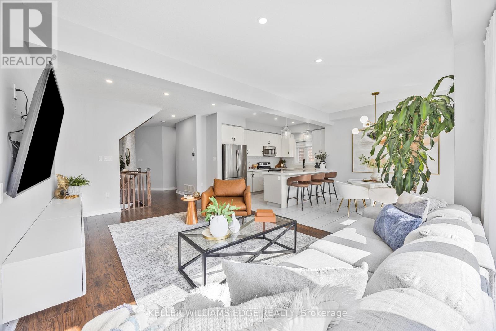 209 Echovalley Drive, Hamilton, Ontario  L8J 0H1 - Photo 12 - X12574112