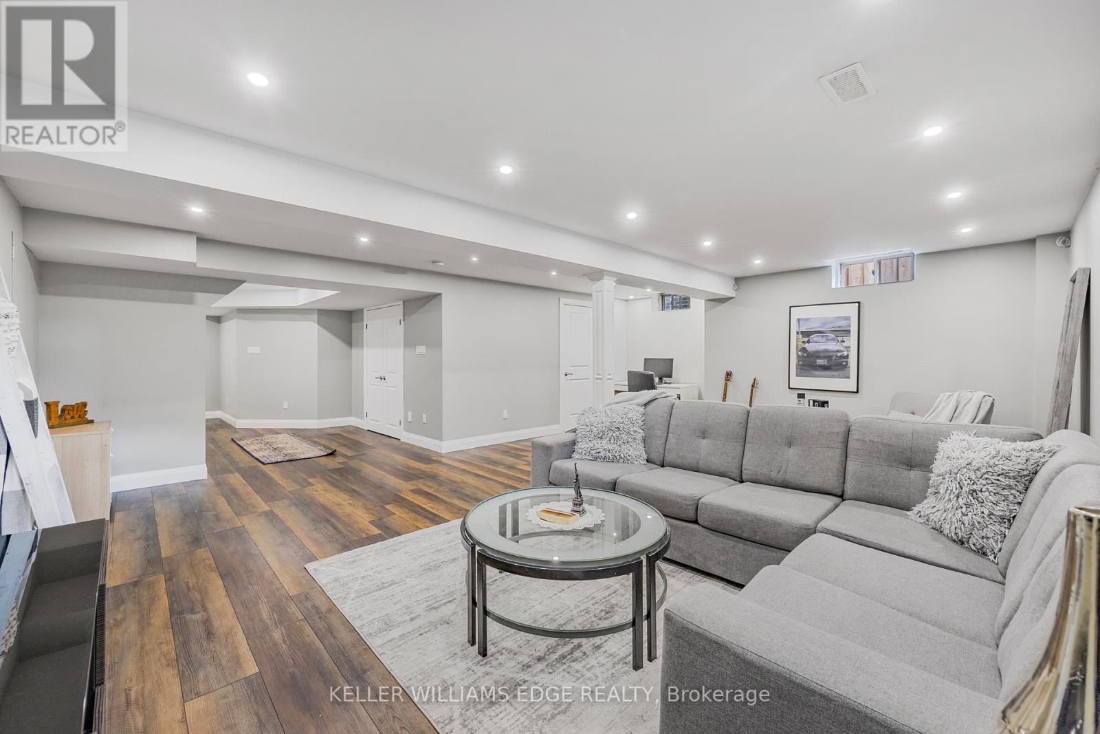 209 Echovalley Drive, Hamilton, Ontario  L8J 0H1 - Photo 28 - X12574112