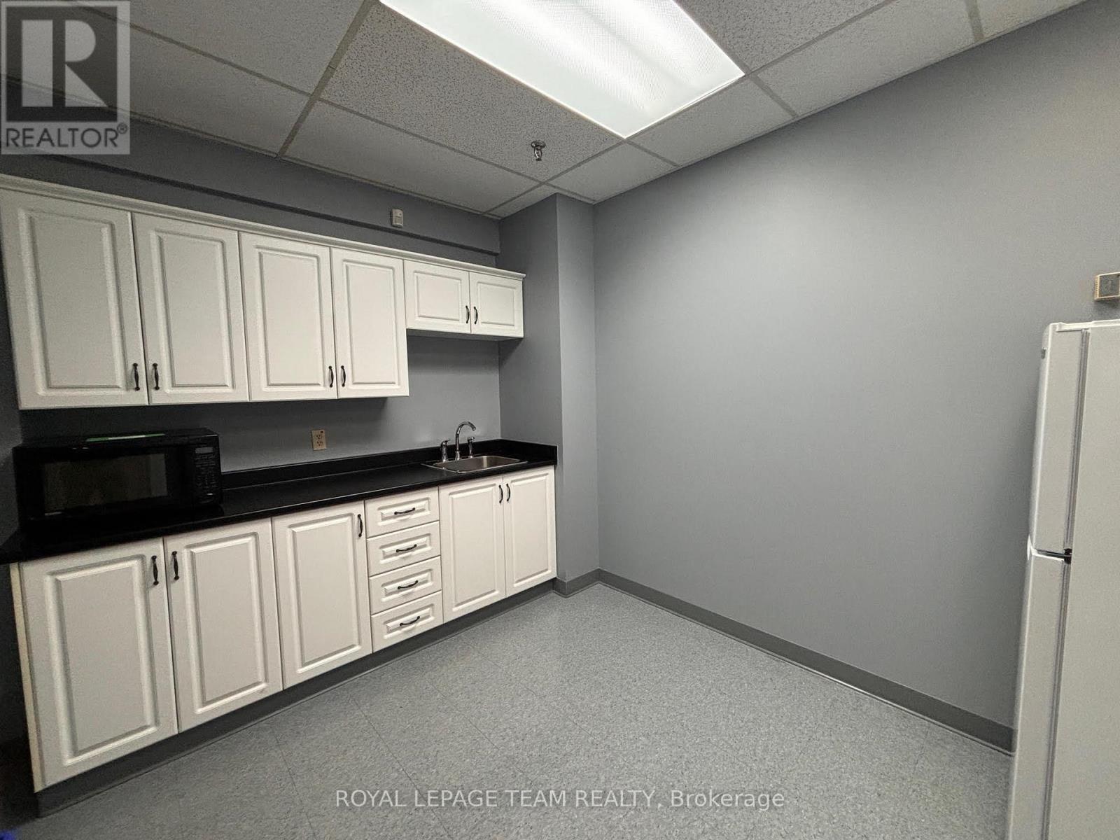 Ll22 - 1701 Woodward Drive, Ottawa, Ontario  K2C 0R4 - Photo 11 - X12574236