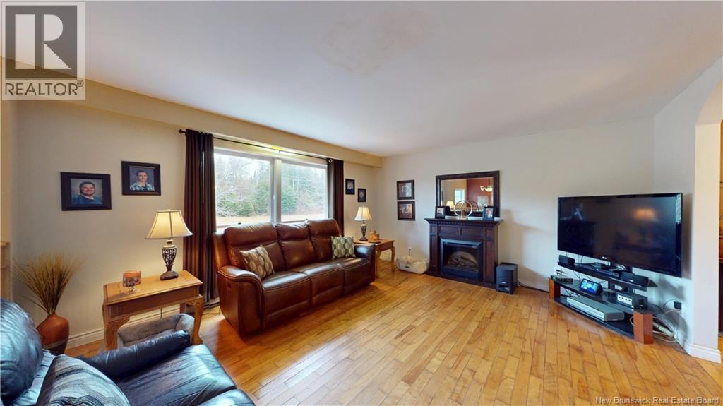 35 Peat Drive, Quispamsis, New Brunswick  E2E 4R6 - Photo 5 - NB130435