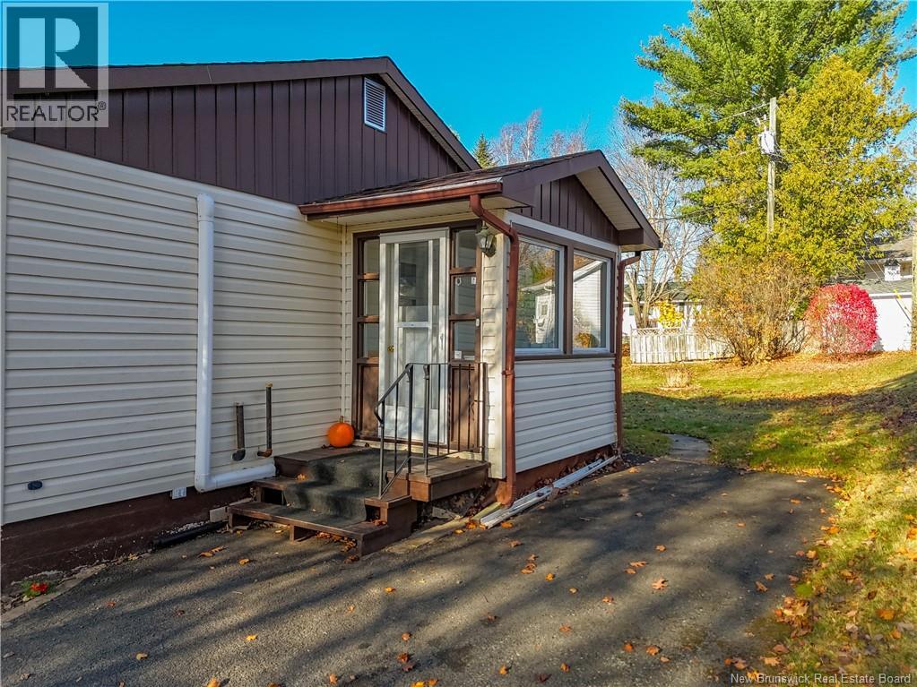 102 Winter Street, Fredericton, New Brunswick  E3A 1X5 - Photo 4 - NB129951