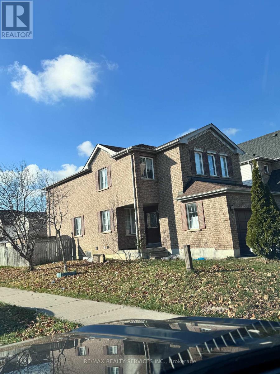 188 Willow Park Drive, Brampton (Sandringham-Wellington), Ontario  L6R 2M0 - Photo 2 - W12549300