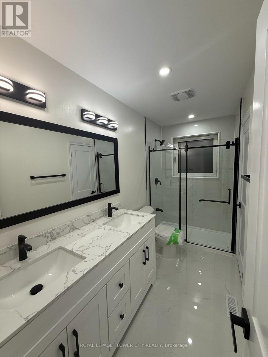 5 Bromley Crescent Ne, Brampton, Ontario  L6T 1Z2 - Photo 12 - W12573688