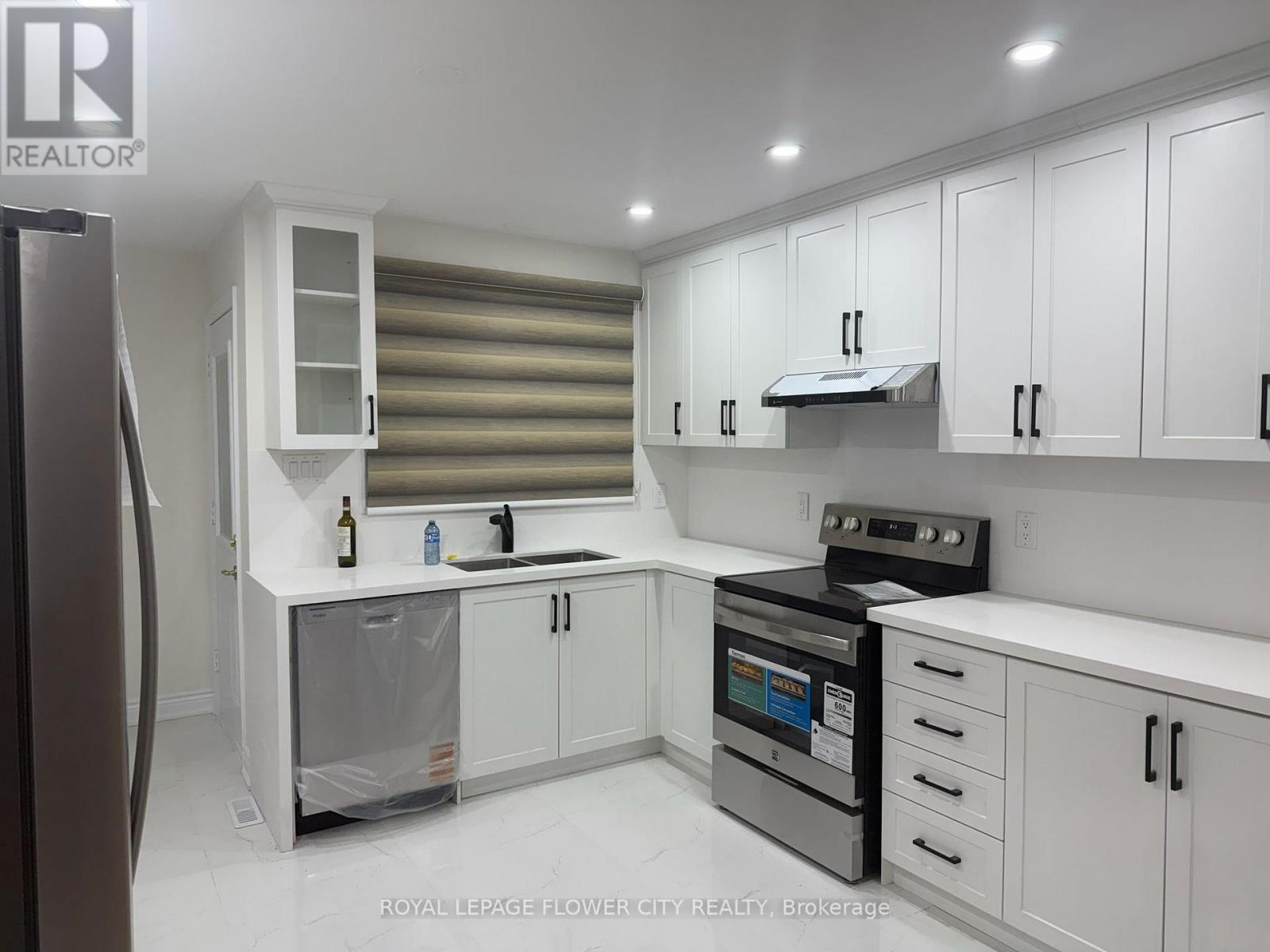 5 Bromley Crescent Ne, Brampton, Ontario  L6T 1Z2 - Photo 7 - W12573688