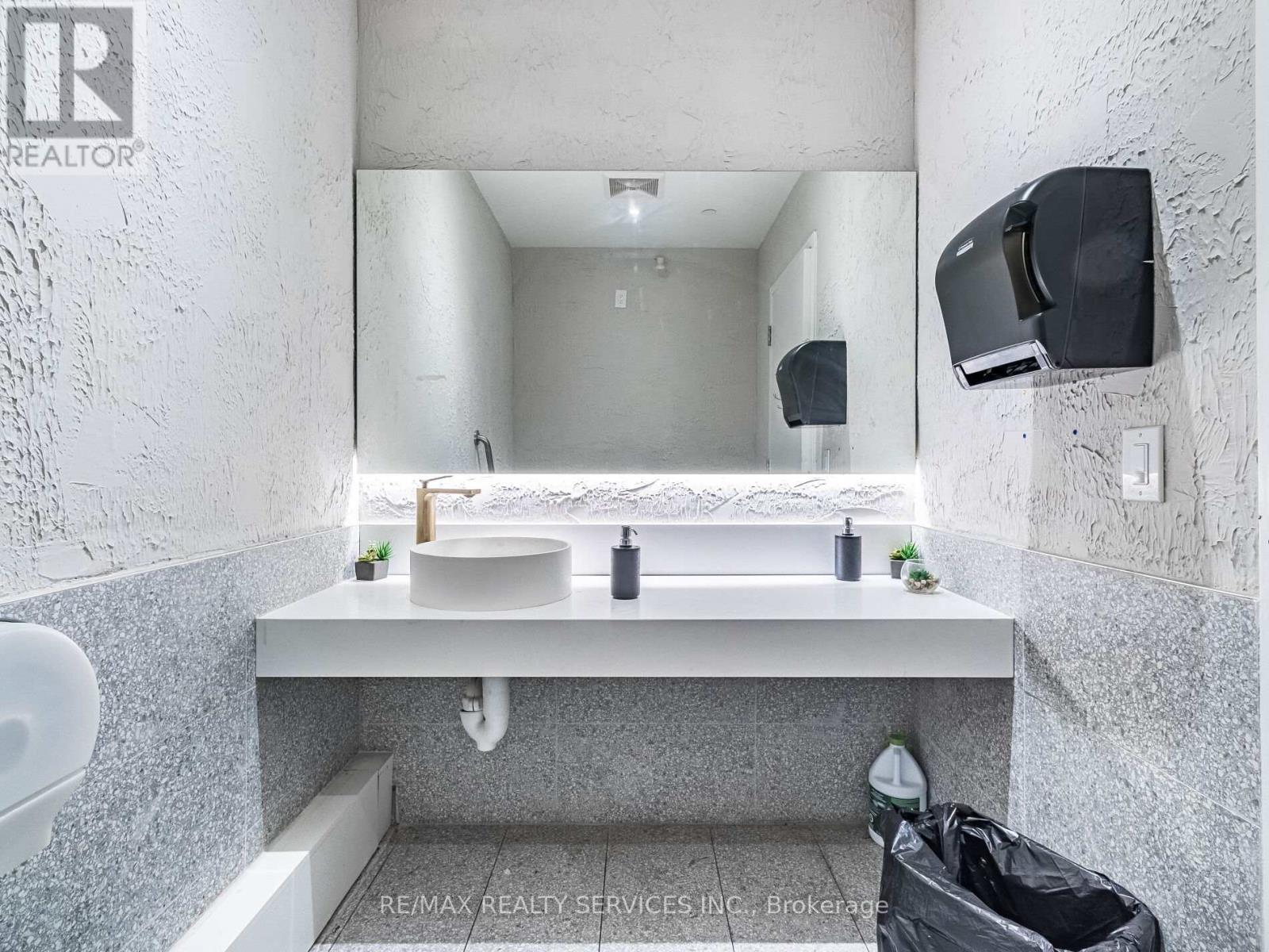 16 - 16 Church Street, Toronto, Ontario  M5E 1M1 - Photo 20 - C12574222