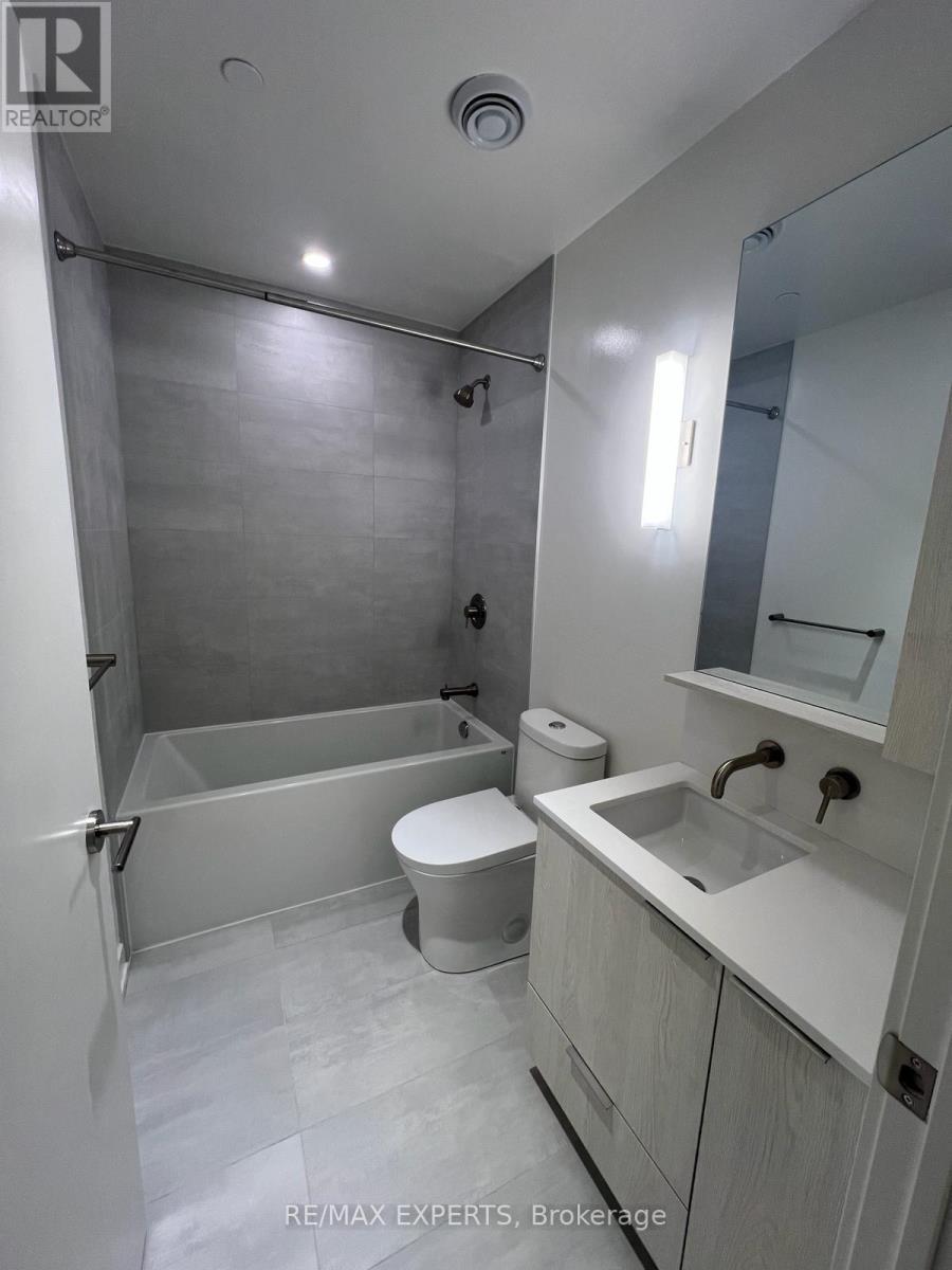 213 - 110 Broadway Avenue, Toronto, Ontario  M4P 1V7 - Photo 2 - C12574276