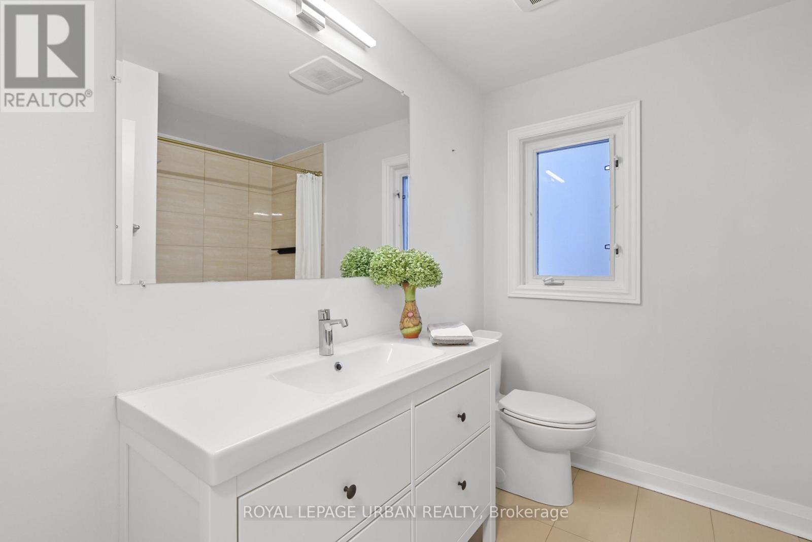 230 Parkview Hill Crescent, Toronto, Ontario  M4B 1S3 - Photo 17 - E12574218