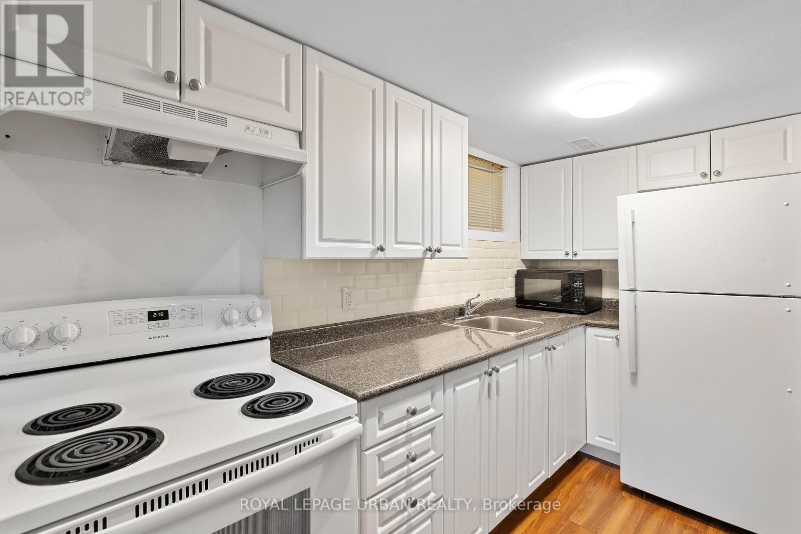 230 Parkview Hill Crescent, Toronto, Ontario  M4B 1S3 - Photo 22 - E12574218