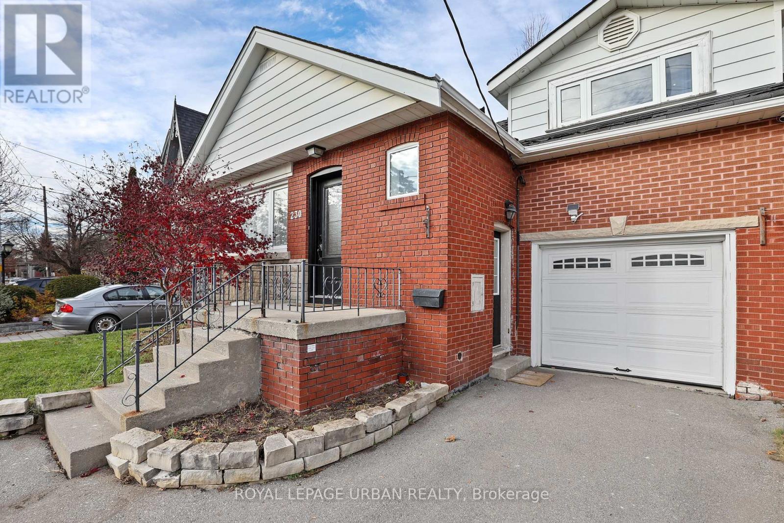 230 Parkview Hill Crescent, Toronto, Ontario  M4B 1S3 - Photo 3 - E12574218