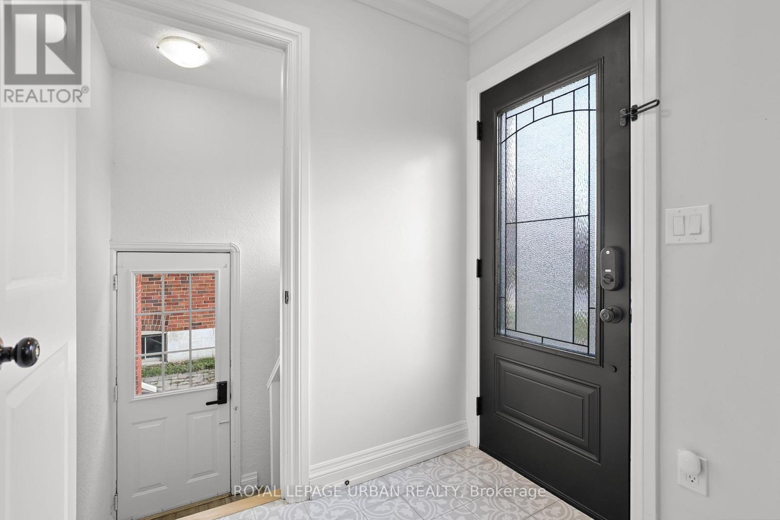 230 Parkview Hill Crescent, Toronto, Ontario  M4B 1S3 - Photo 5 - E12574218