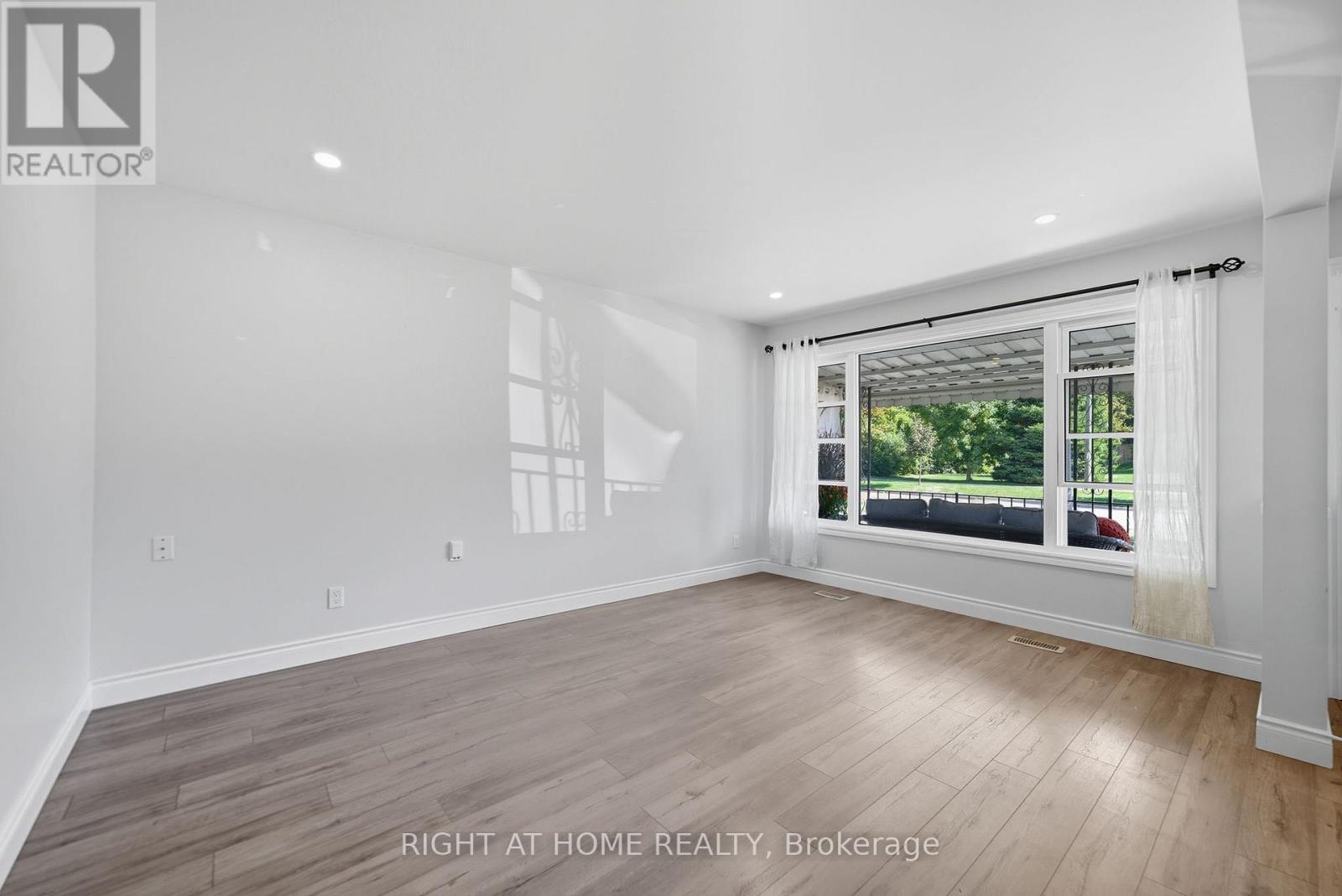 340 Grandview Street S, Oshawa, Ontario  L1H 7C7 - Photo 10 - E12574228